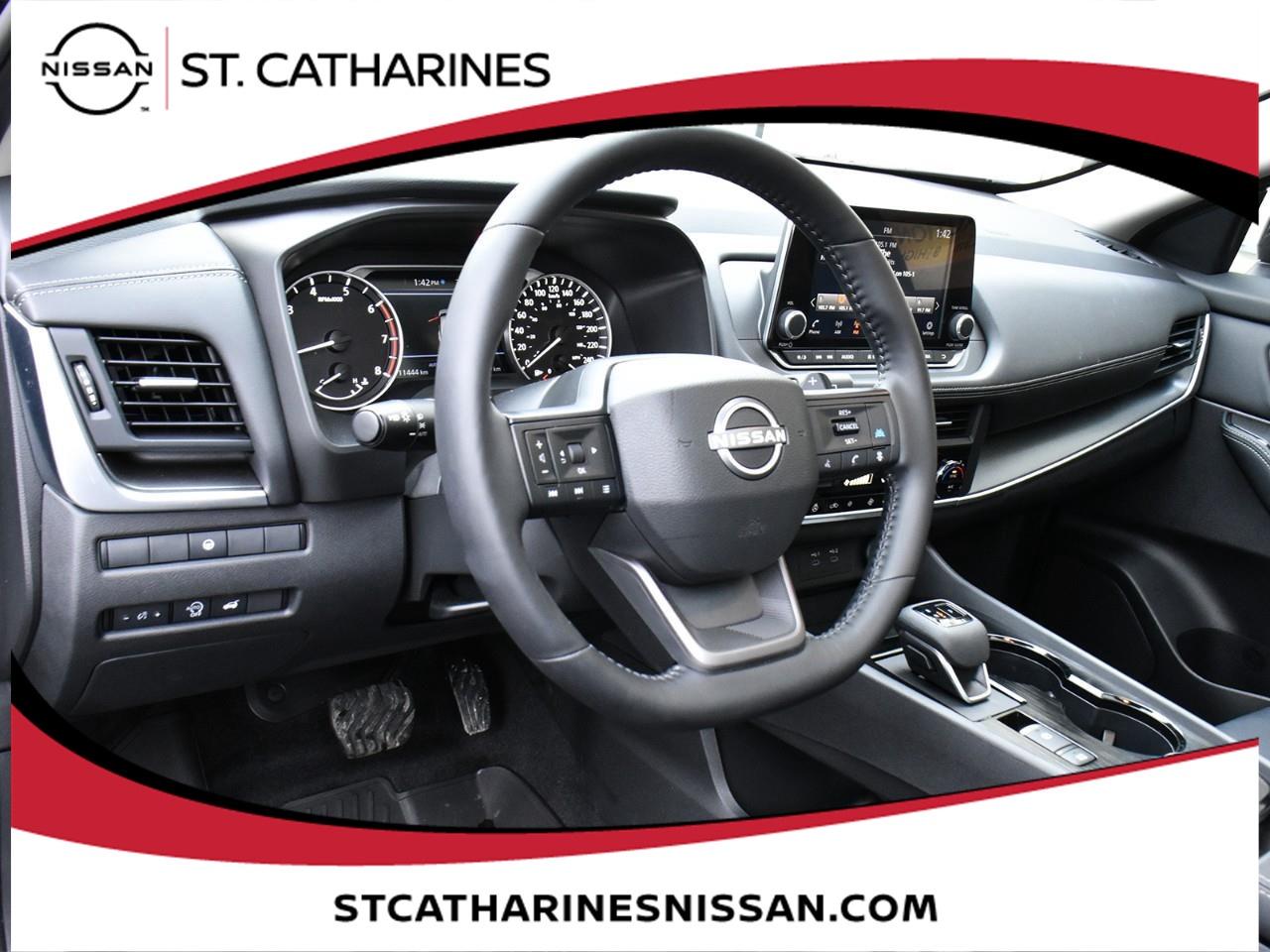 2025 Nissan Rogue Midnight Edition Photo