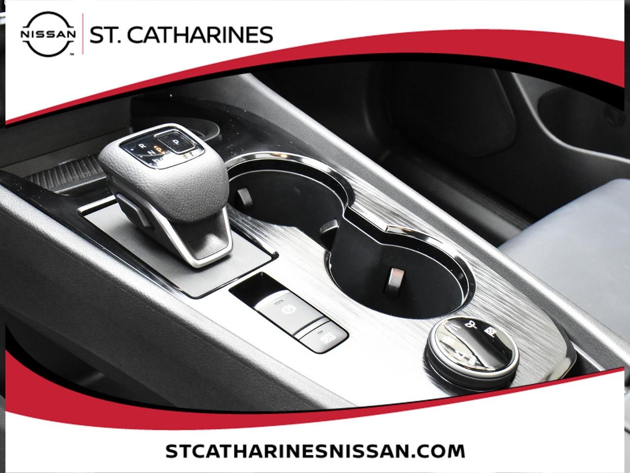 2025 Nissan Rogue Midnight Edition Photo