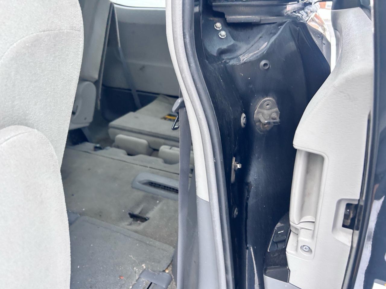 2011 Toyota Sienna 5dr V6 7-Pass FWD Photo