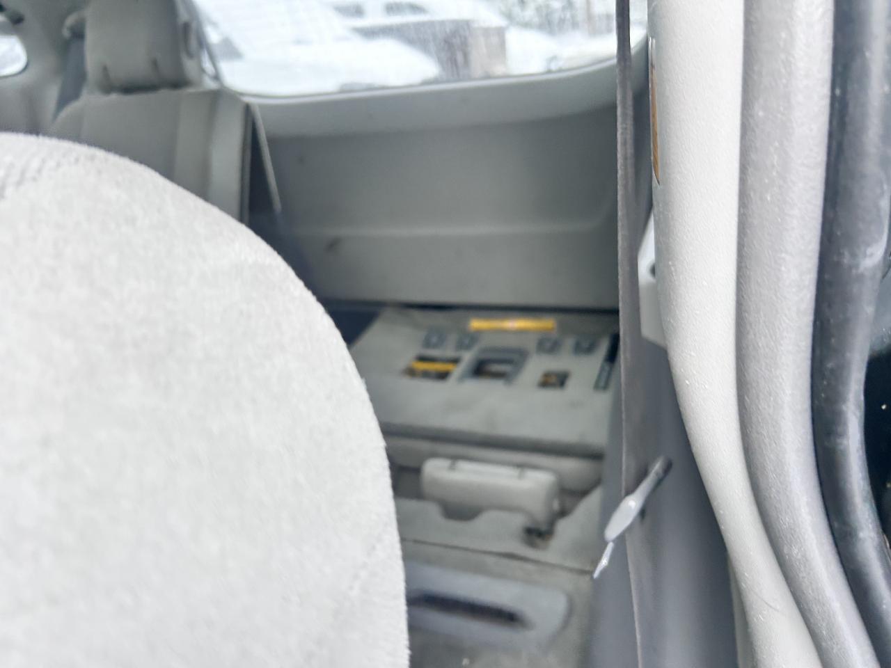 2011 Toyota Sienna 5dr V6 7-Pass FWD Photo