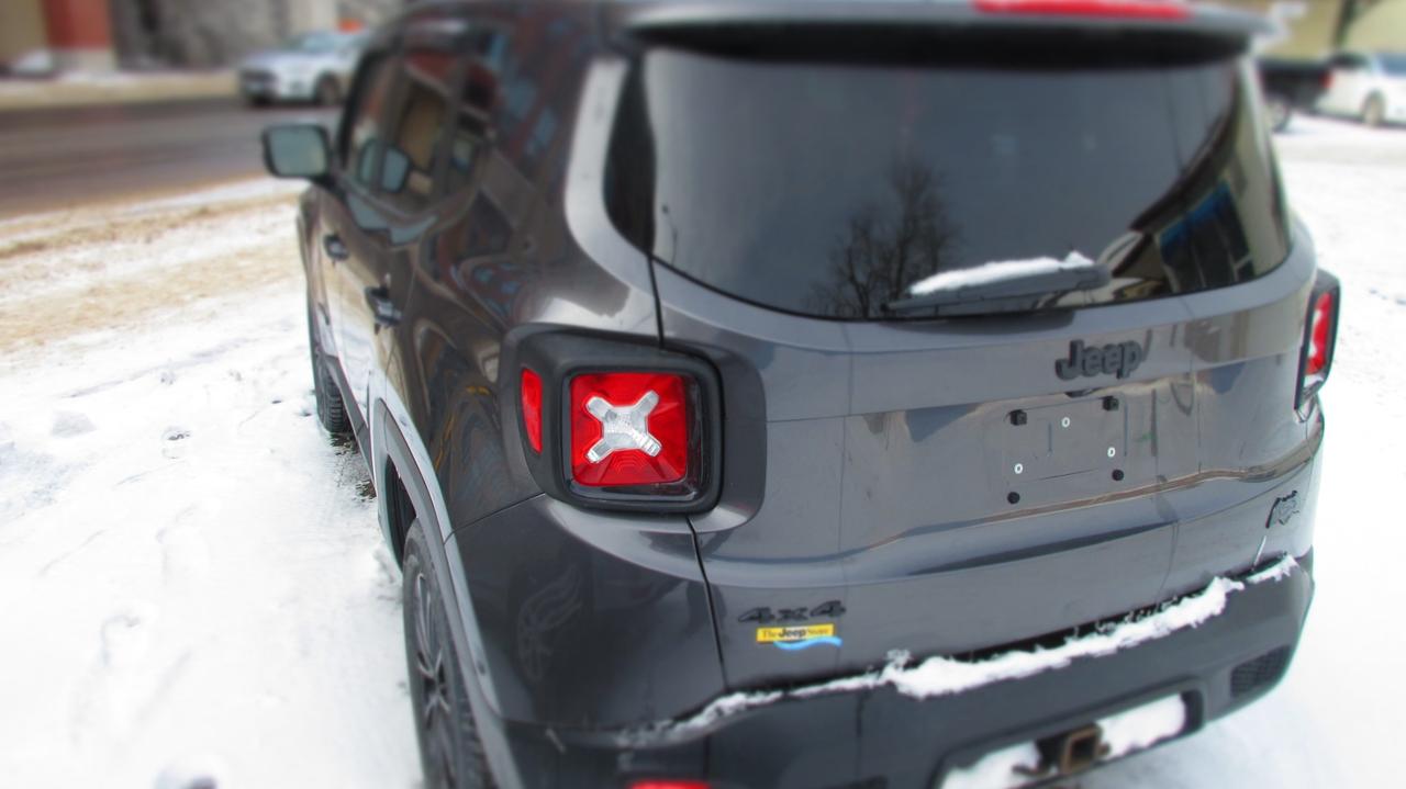 2016 Jeep Renegade North 4dr 4x4 Photo3