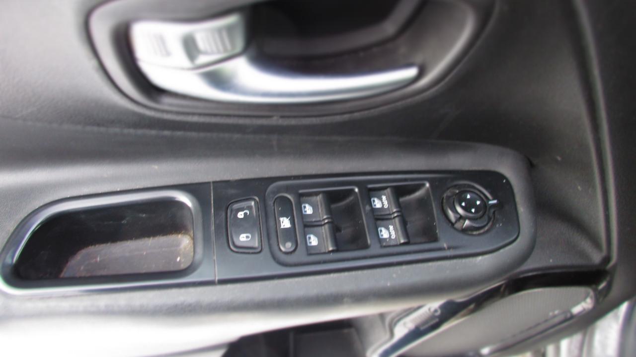 2016 Jeep Renegade North 4dr 4x4 Photo