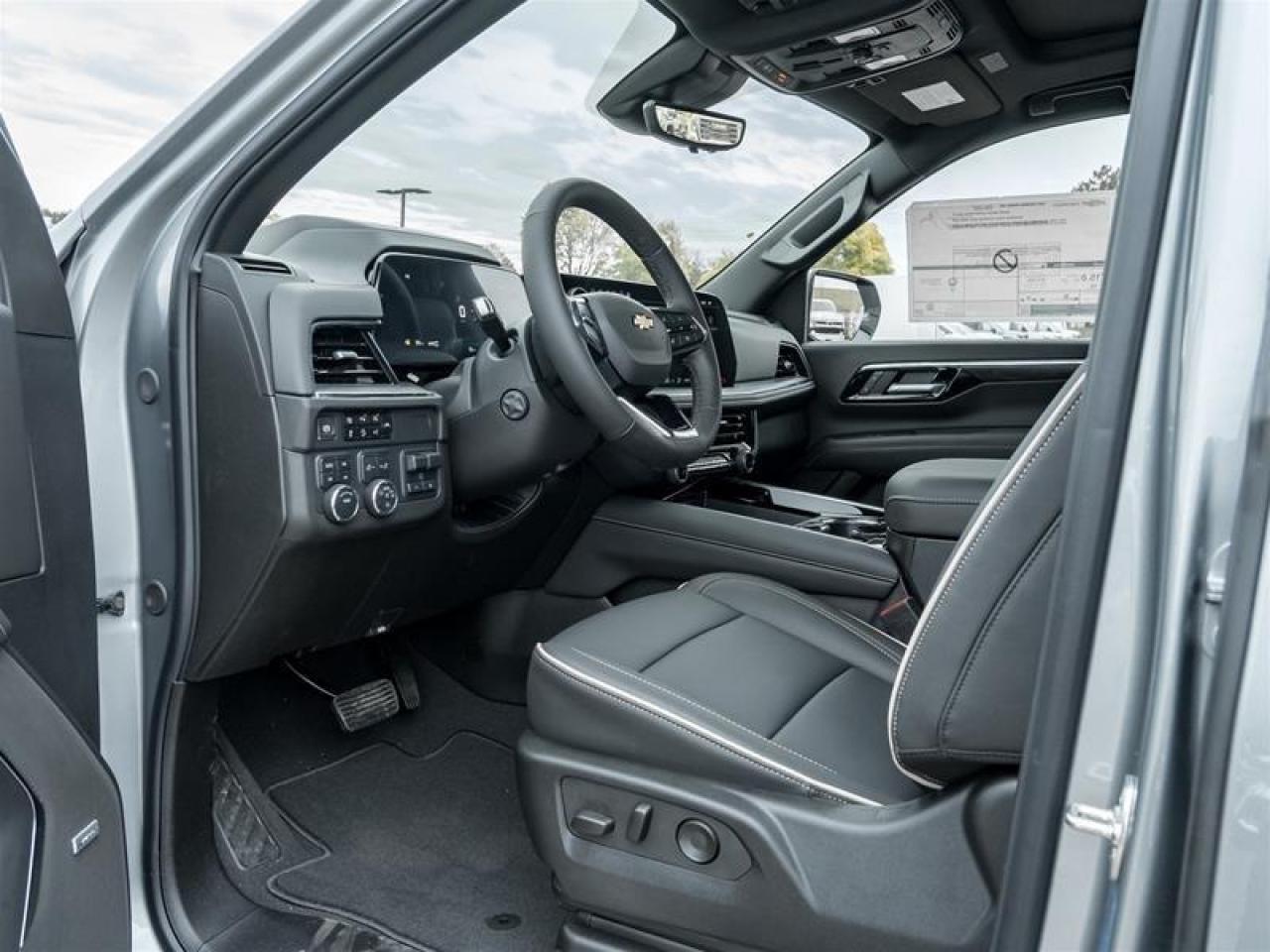 2025 Chevrolet Suburban Premier 4dr 4x4 Photo