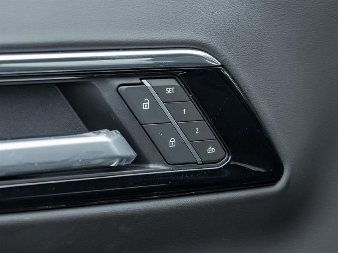 2025 Chevrolet Suburban Premier 4dr 4x4 Photo