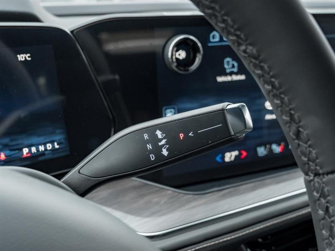 2025 Chevrolet Suburban Premier 4dr 4x4 Photo