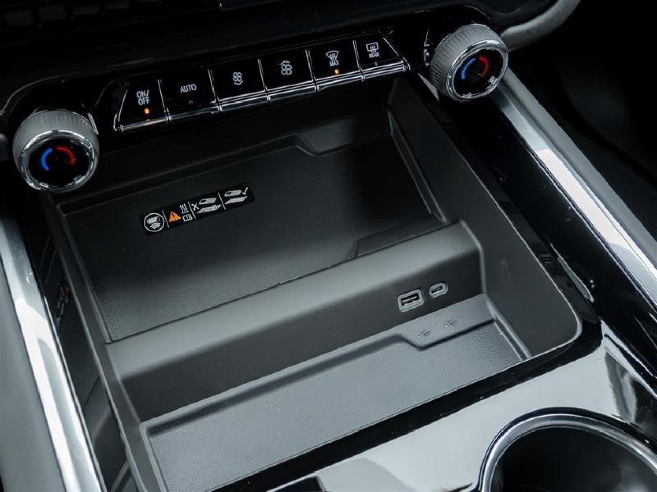 2025 Chevrolet Suburban Premier 4dr 4x4 Photo