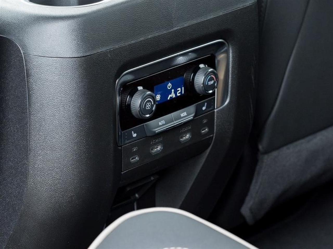 2025 Chevrolet Suburban Premier 4dr 4x4 Photo