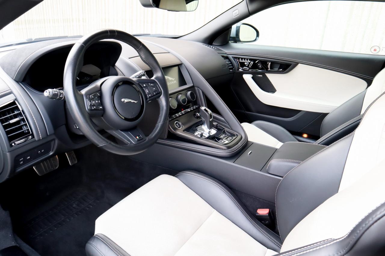 2021 Jaguar F-Type  Photo