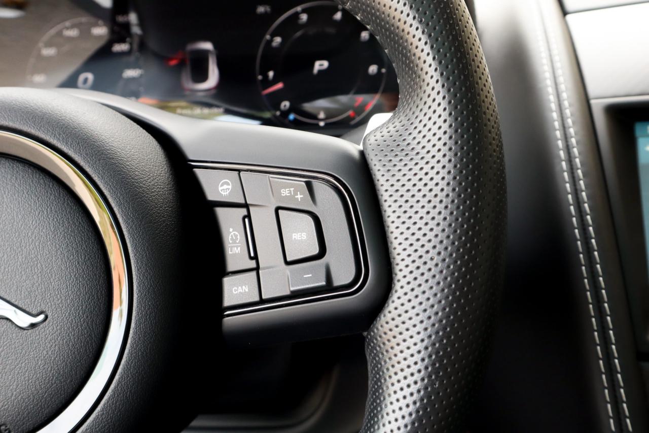 2021 Jaguar F-Type  Photo