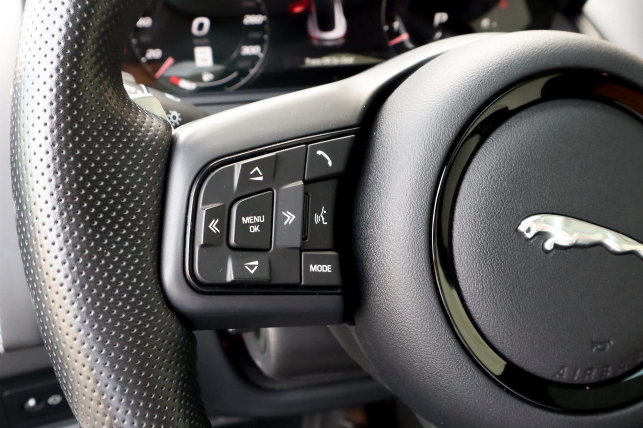 2021 Jaguar F-Type  Photo