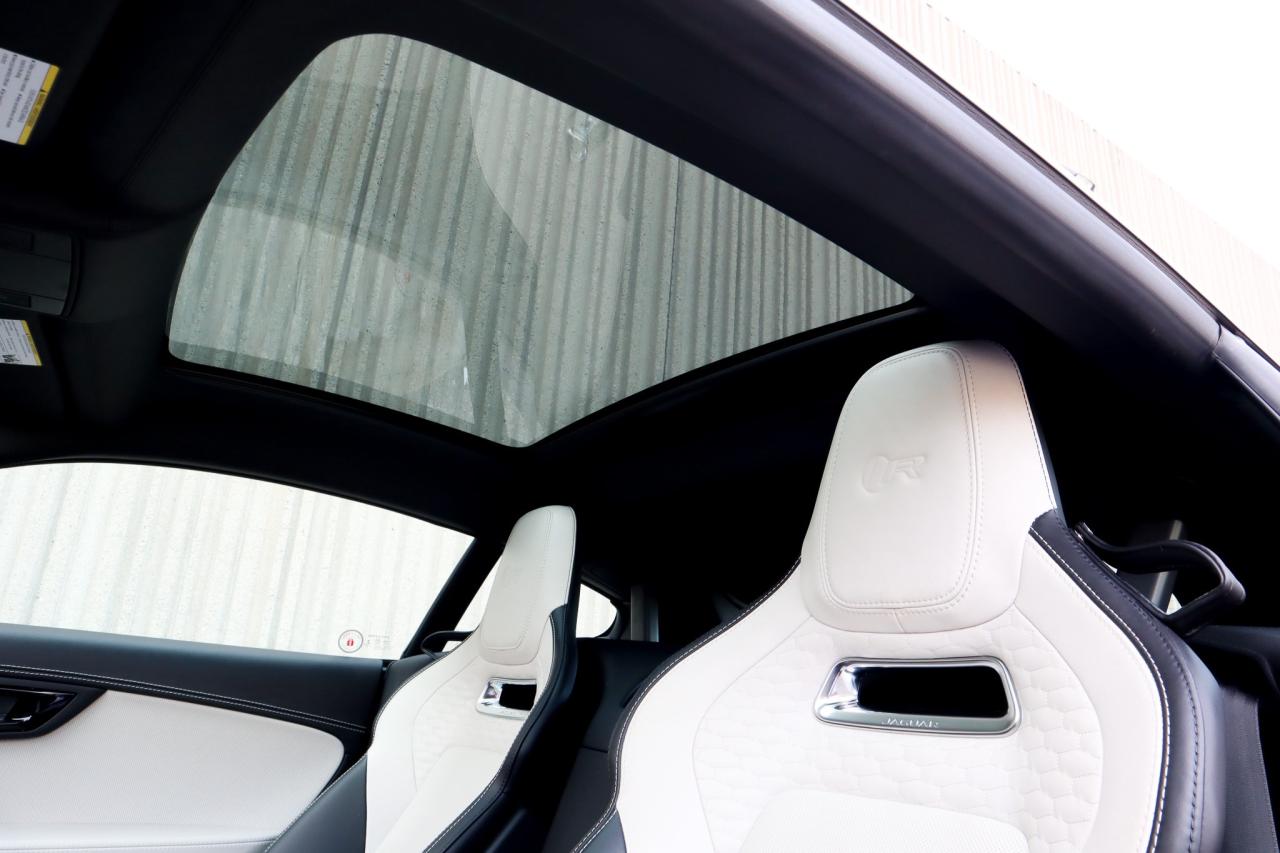 2021 Jaguar F-Type  Photo