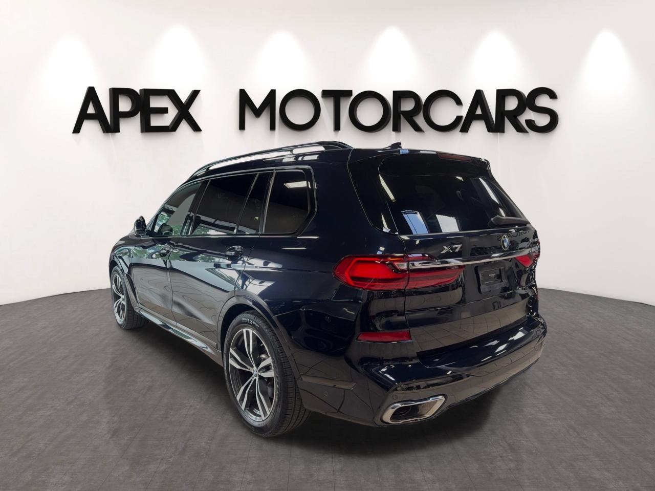 2021 BMW X7  Photo2