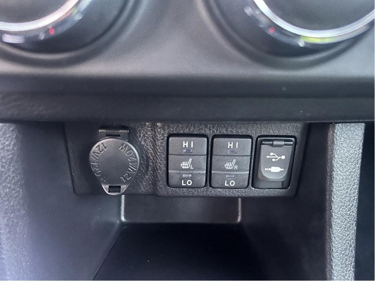 2015 Toyota Corolla ONE OWNER CERTIFIED Photo