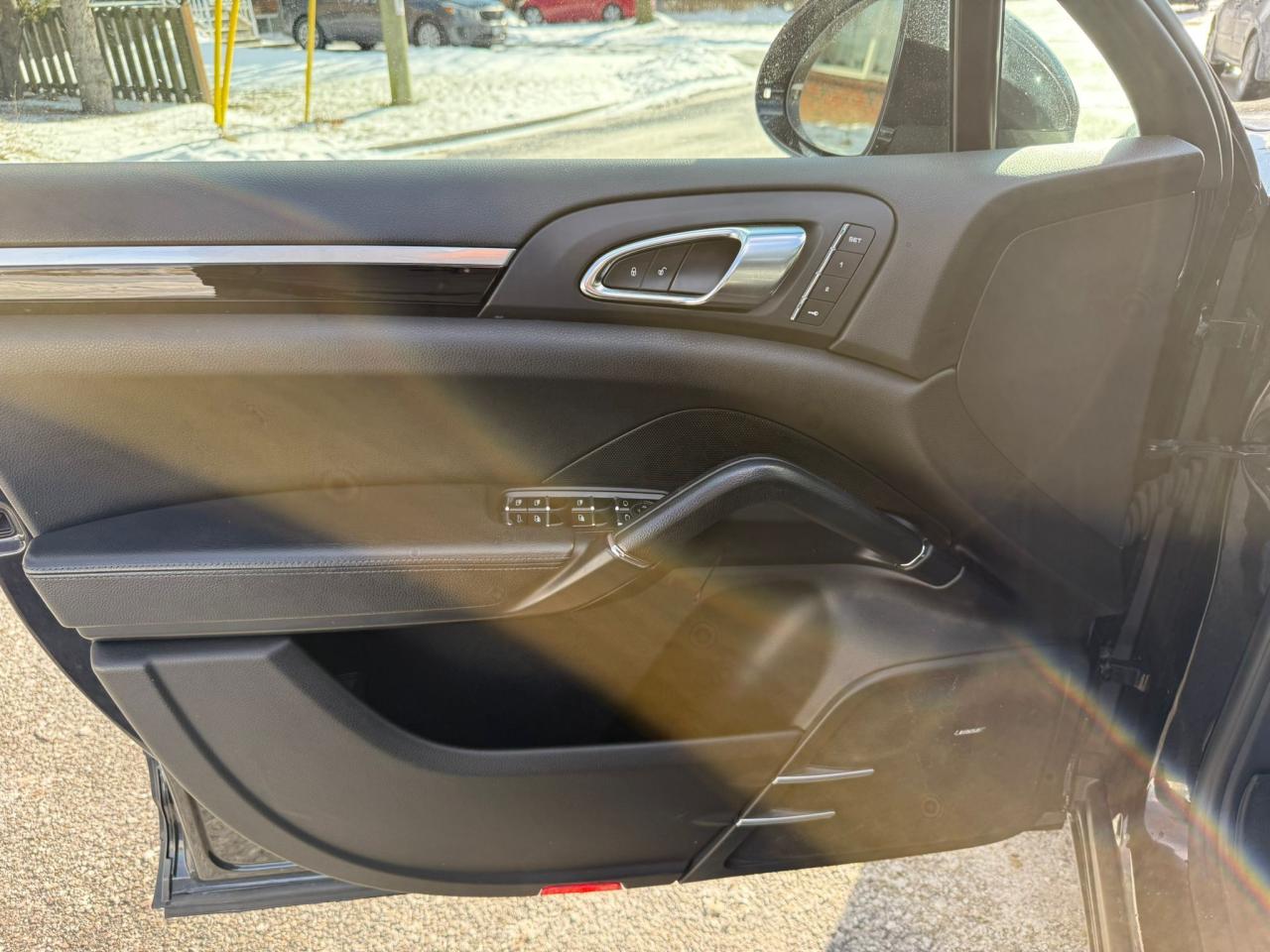 2015 Porsche Cayenne S - AWD - UPGRADED WHEEL PACKAGE - BOSE SOUND SYST Photo