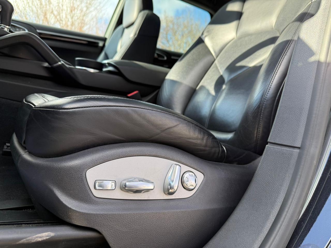 2015 Porsche Cayenne S - AWD - UPGRADED WHEEL PACKAGE - BOSE SOUND SYST Photo