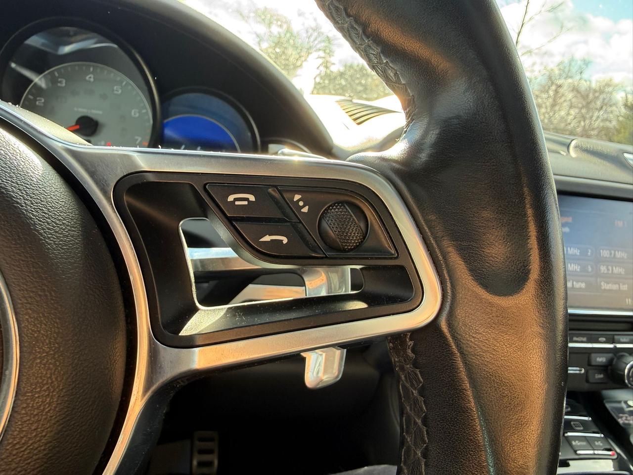 2015 Porsche Cayenne S - AWD - UPGRADED WHEEL PACKAGE - BOSE SOUND SYST Photo