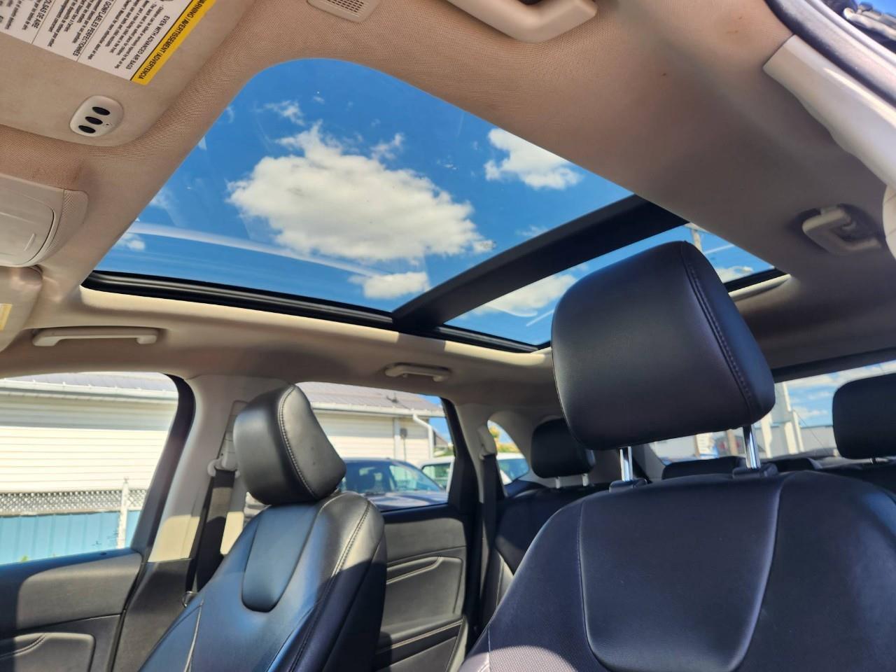 2021 Ford Edge TITANIUM 4DR ALL-WHEEL DRIVE Photo