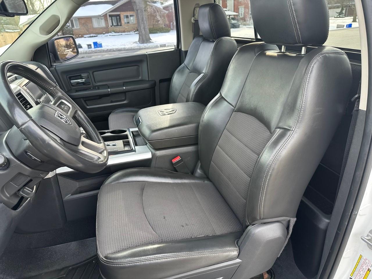 2011 RAM 1500 2WD Regular Cab 6.4 Ft Box R/T Photo