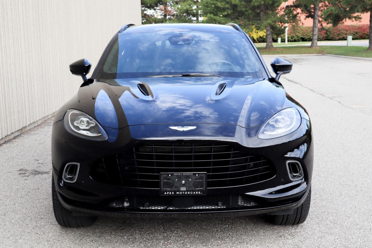 2021 Aston Martin DBX  Photo
