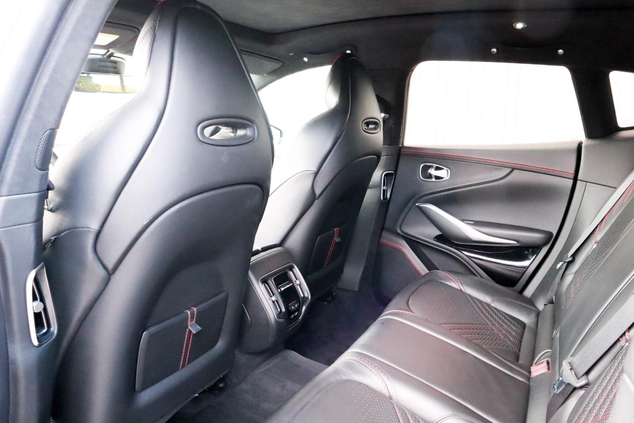 2021 Aston Martin DBX  Photo