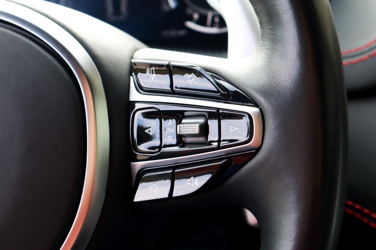 2021 Aston Martin DBX  Photo