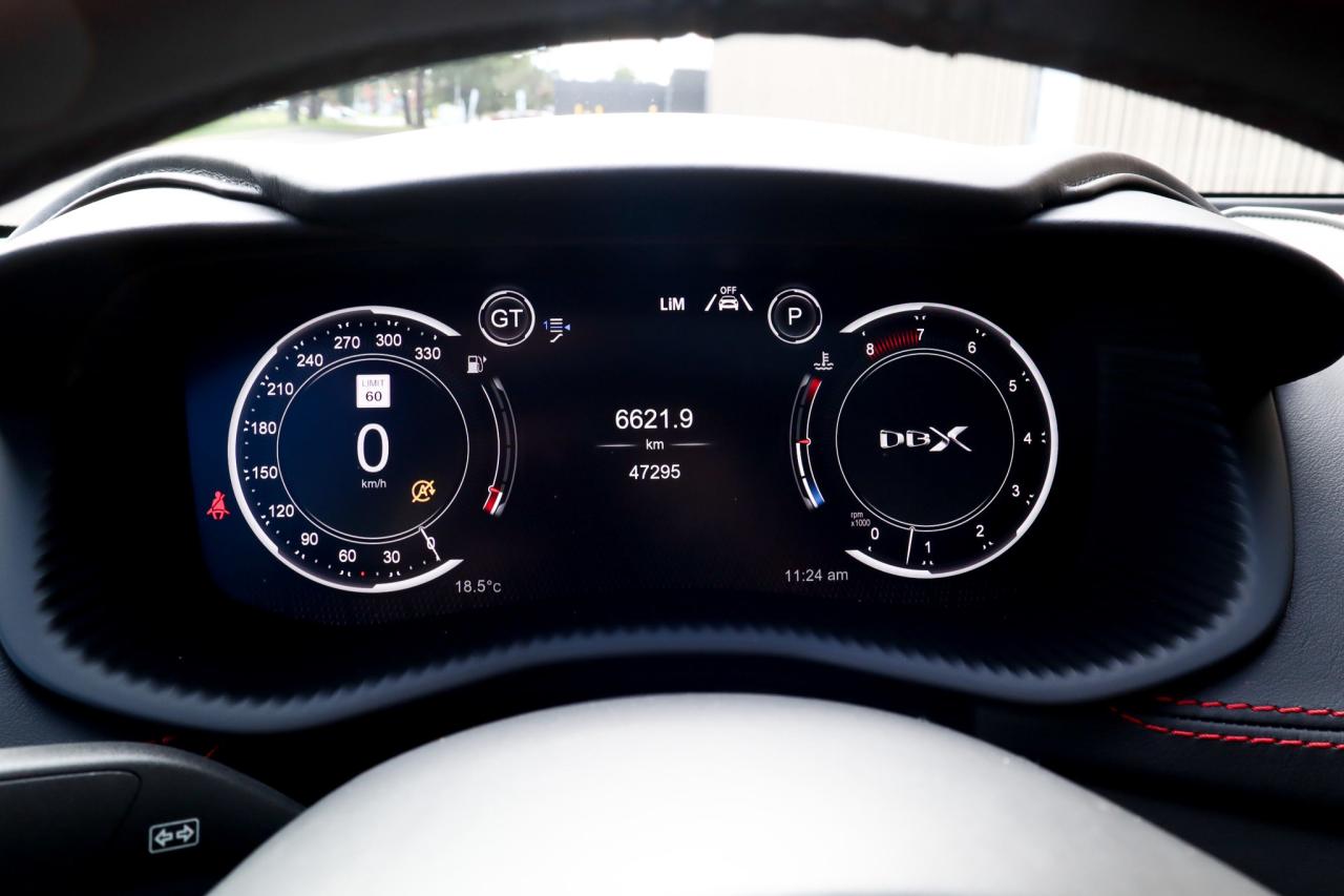 2021 Aston Martin DBX  Photo