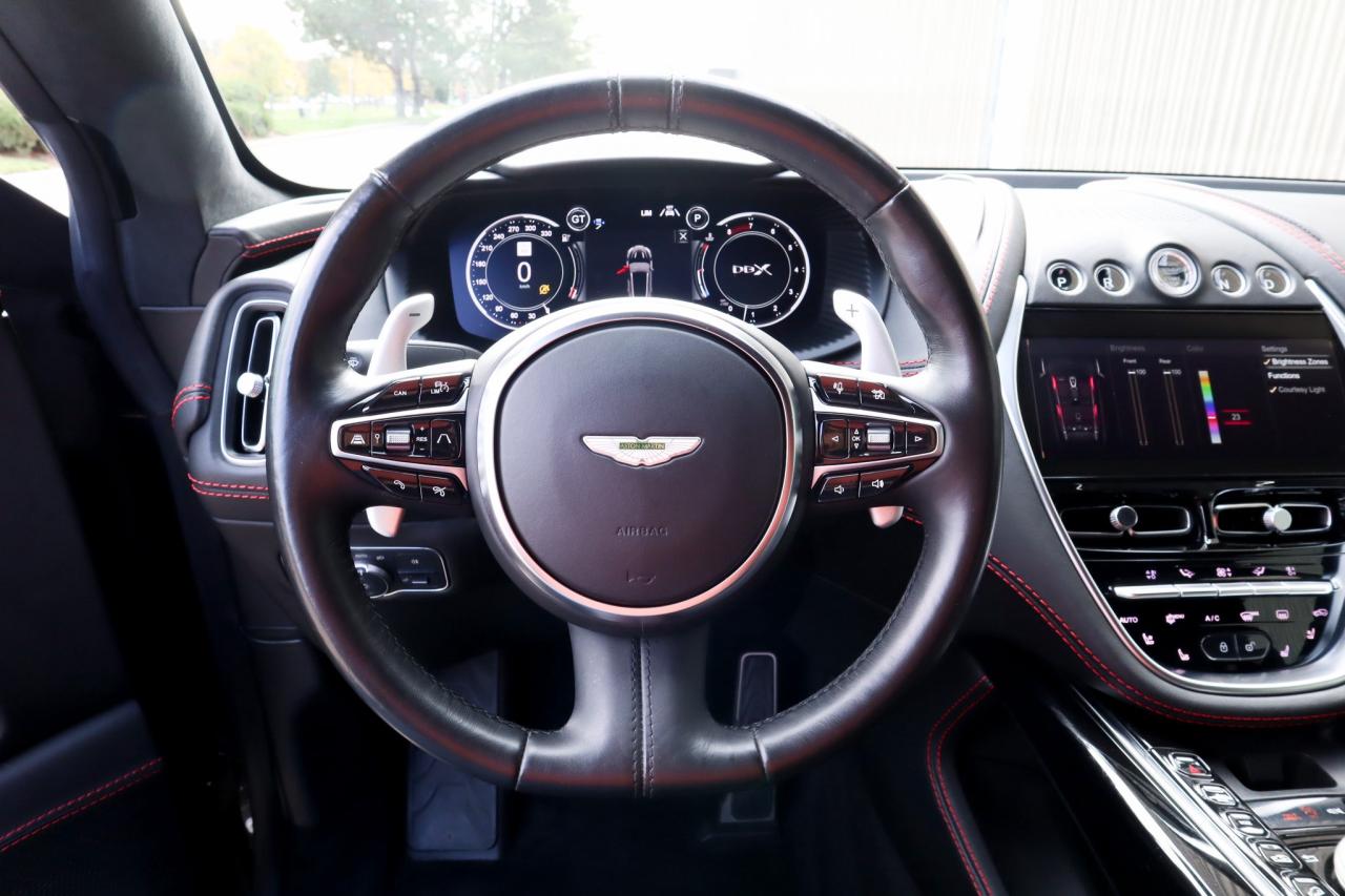 2021 Aston Martin DBX  Photo