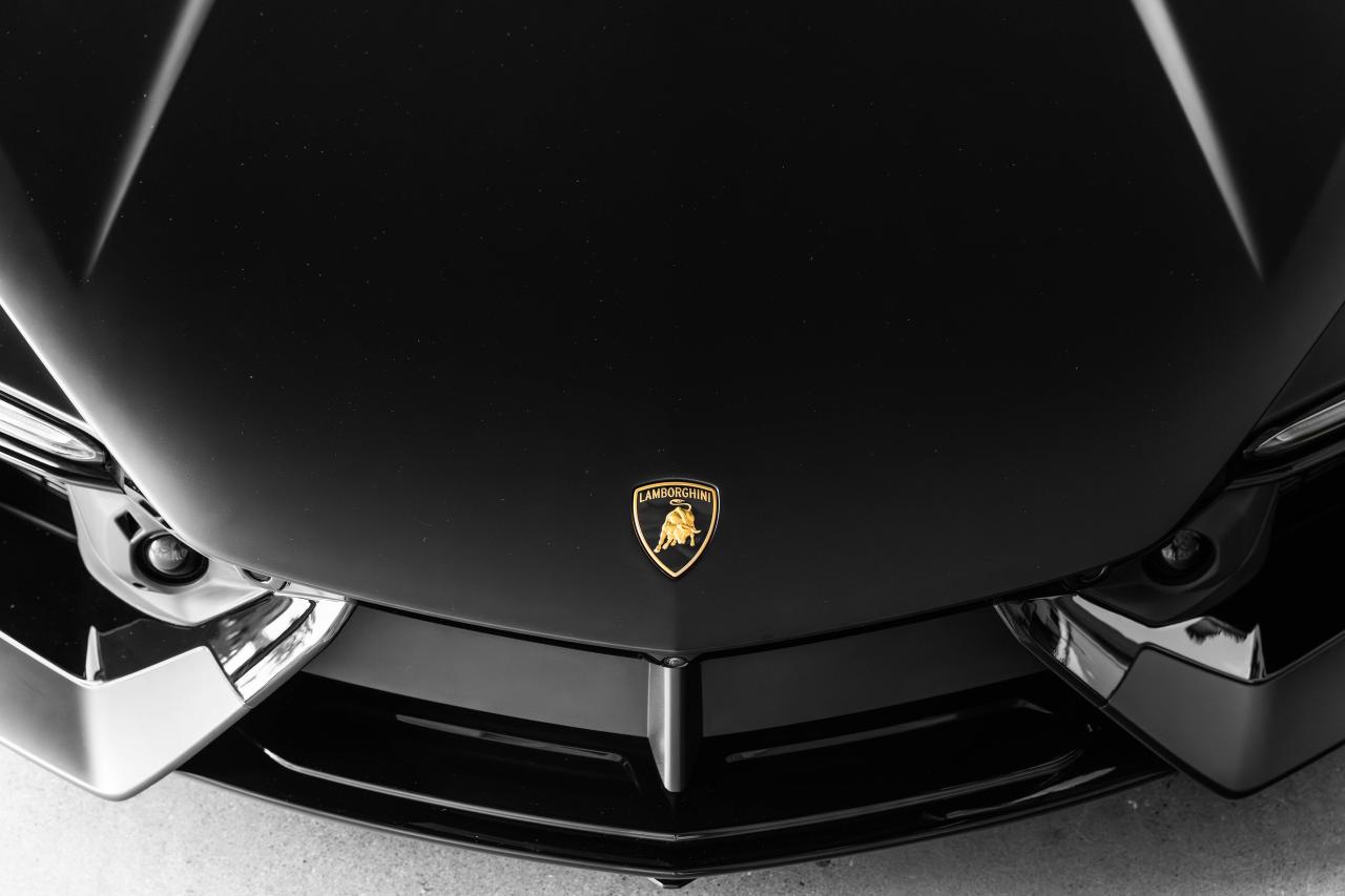 2024 Lamborghini Revuelto  Photo