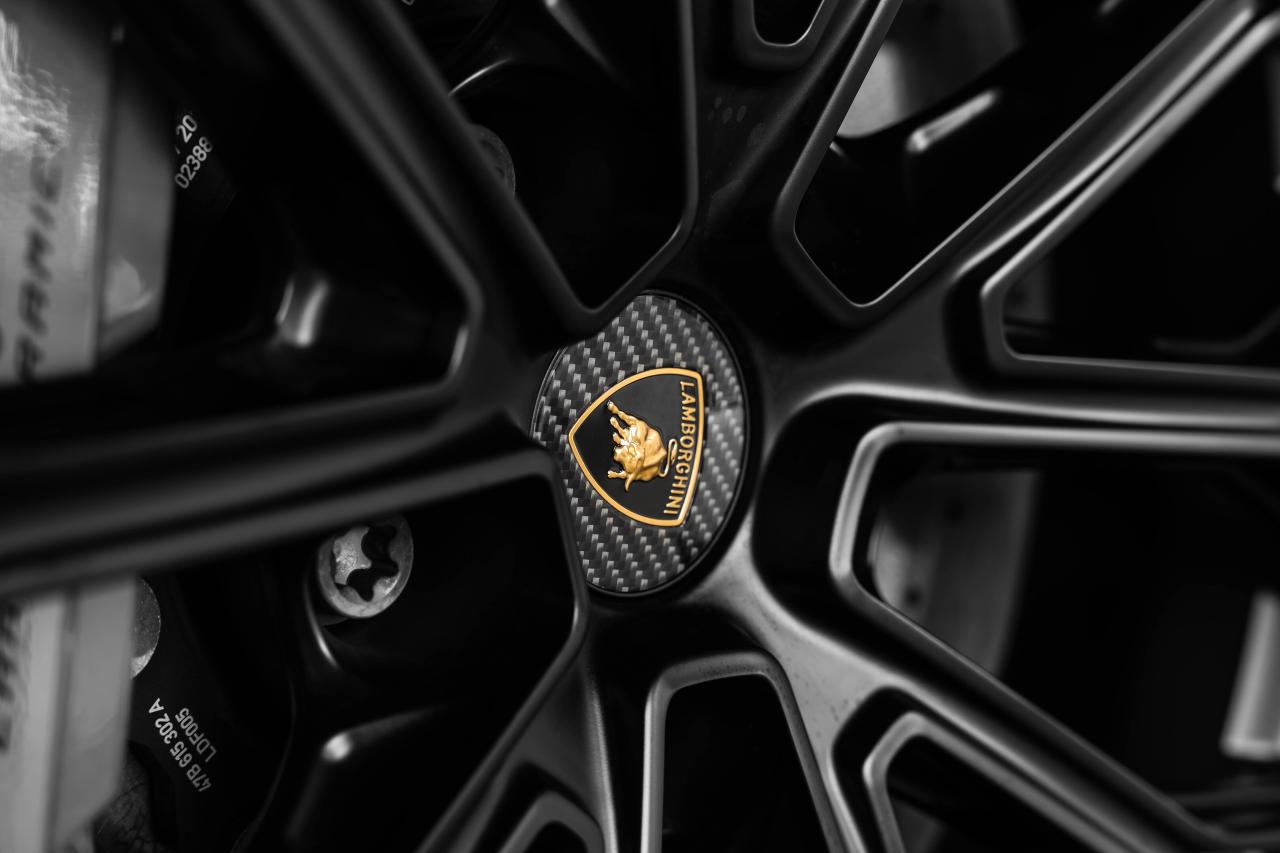 2024 Lamborghini Revuelto  Photo