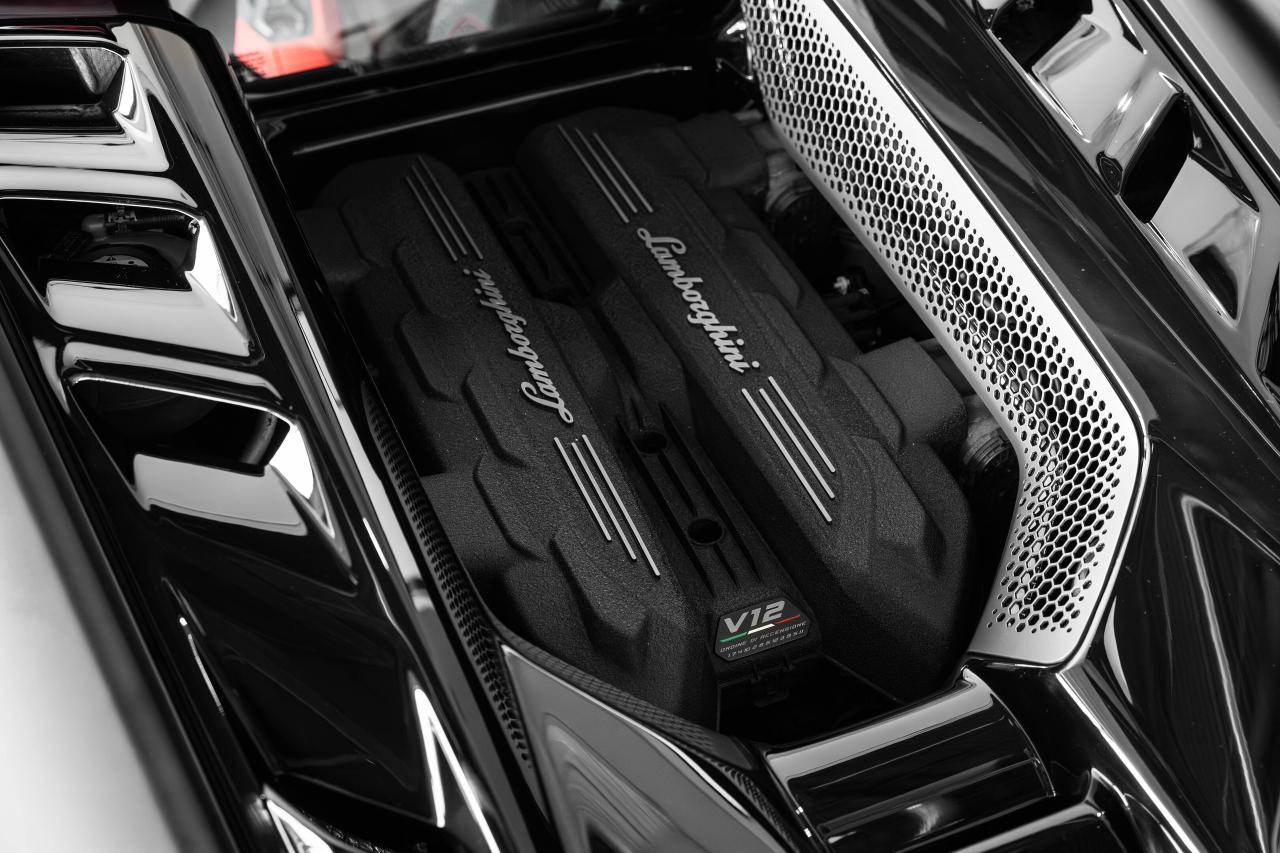 2024 Lamborghini Revuelto  Photo