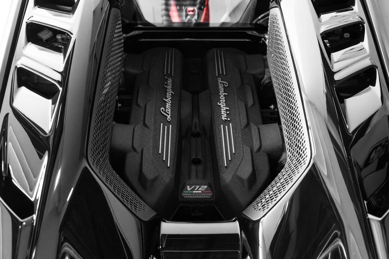 2024 Lamborghini Revuelto  Photo