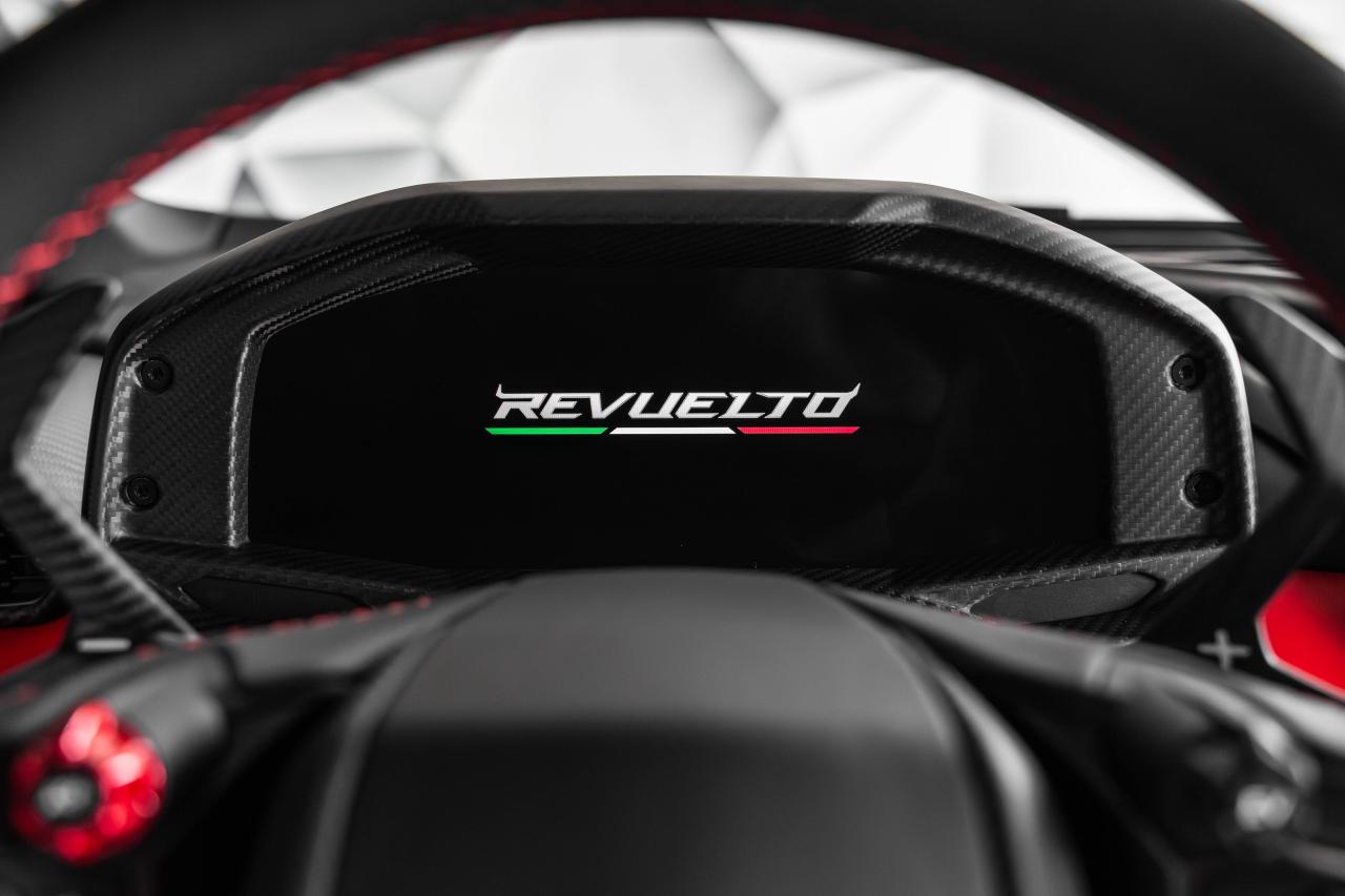 2024 Lamborghini Revuelto  Photo