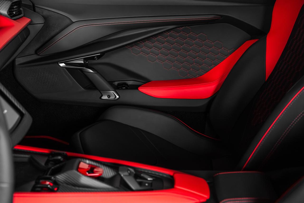 2024 Lamborghini Revuelto  Photo