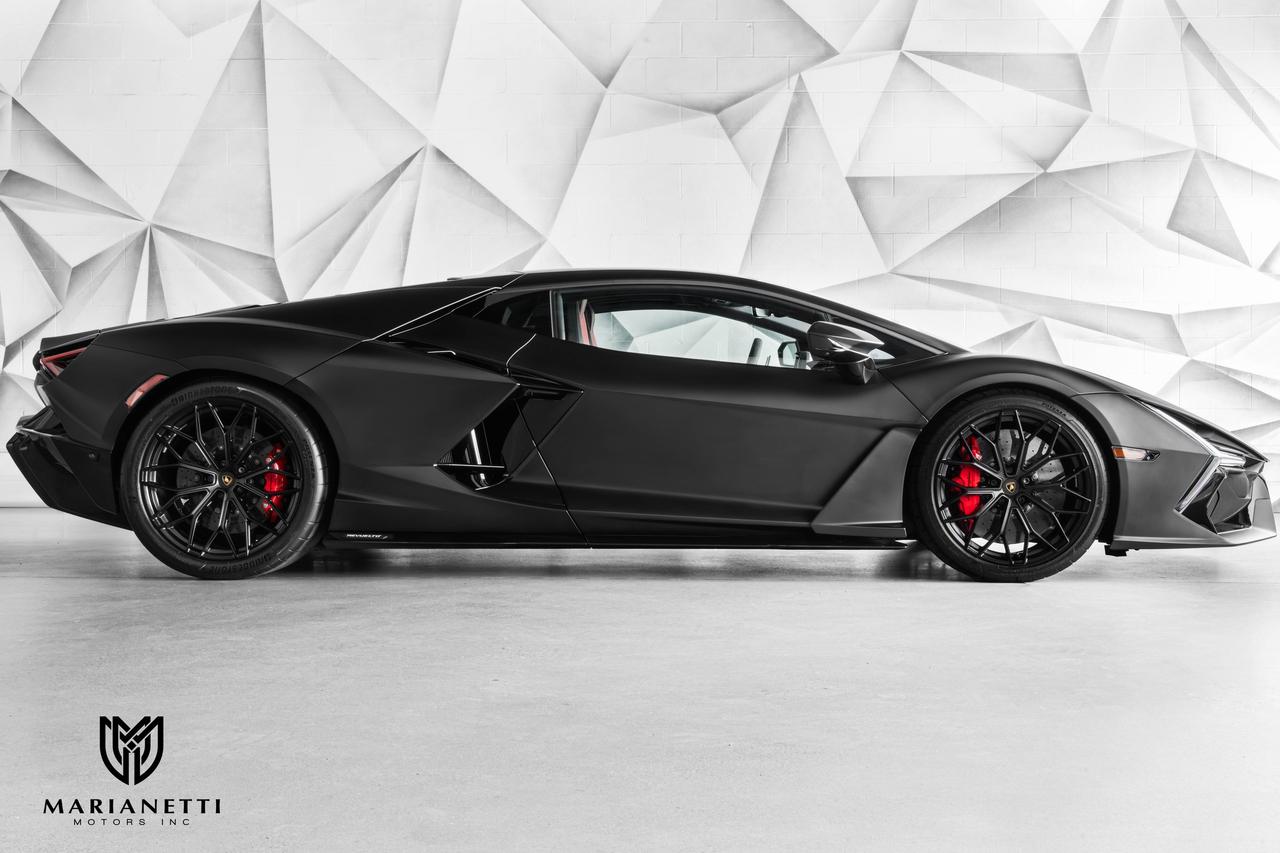 2024 Lamborghini Revuelto  Photo4