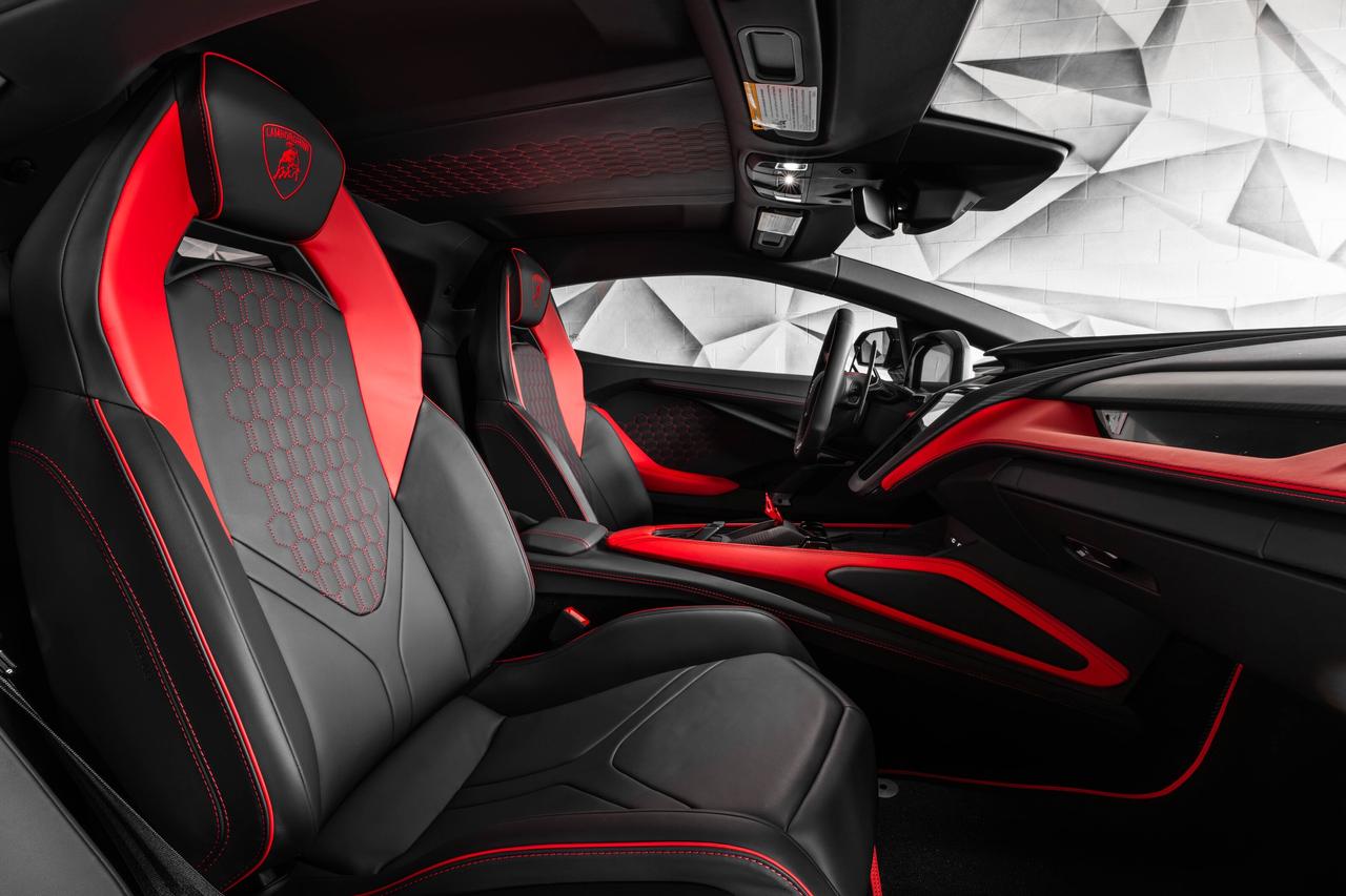 2024 Lamborghini Revuelto  Photo