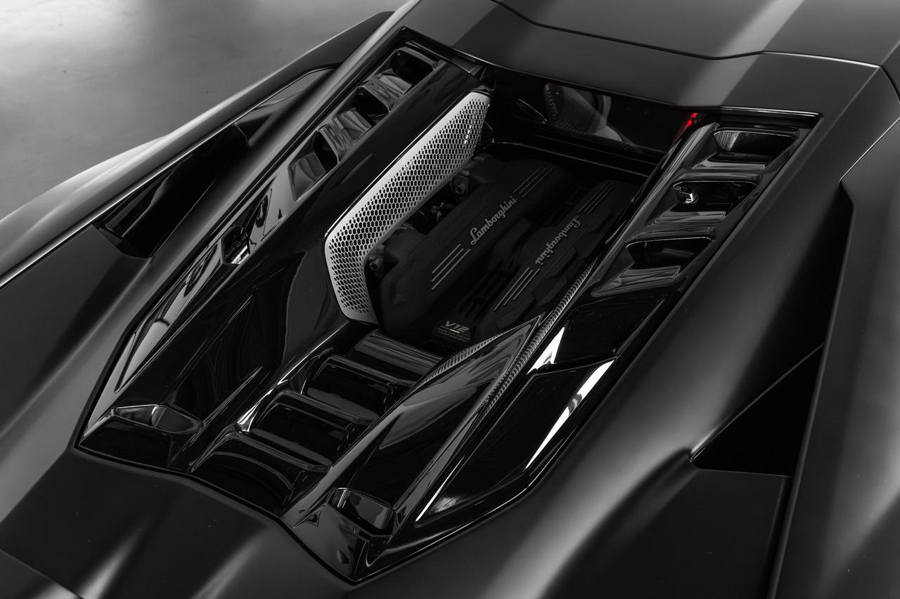 2024 Lamborghini Revuelto  Photo