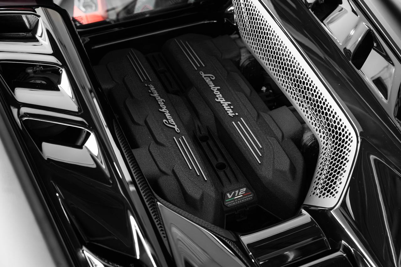 2024 Lamborghini Revuelto  Photo