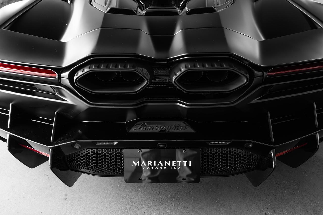 2024 Lamborghini Revuelto  Photo