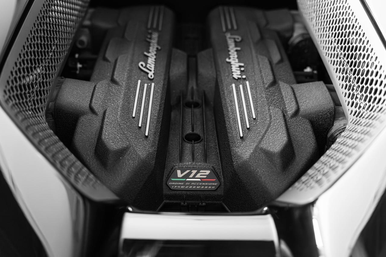 2024 Lamborghini Revuelto  Photo