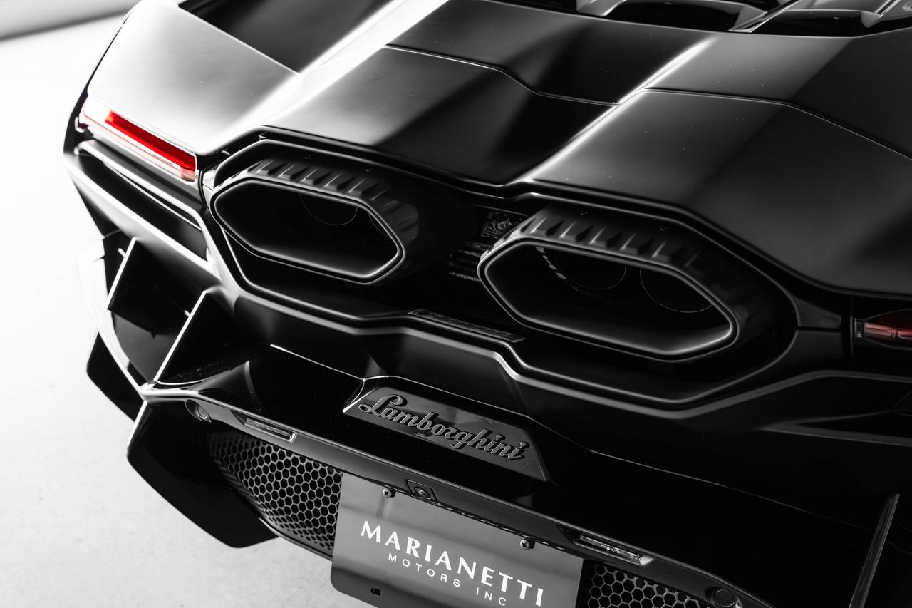 2024 Lamborghini Revuelto  Photo