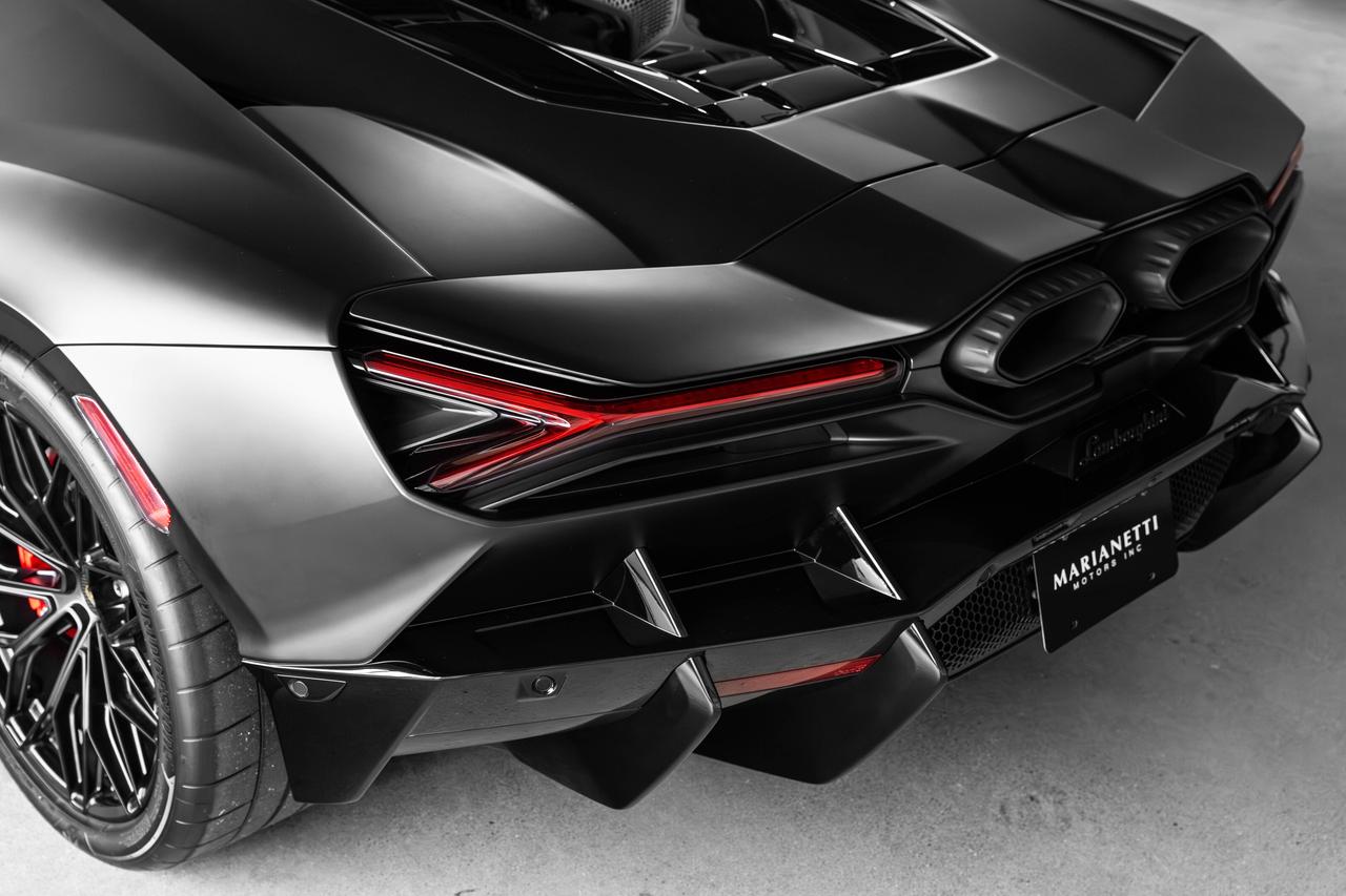 2024 Lamborghini Revuelto  Photo
