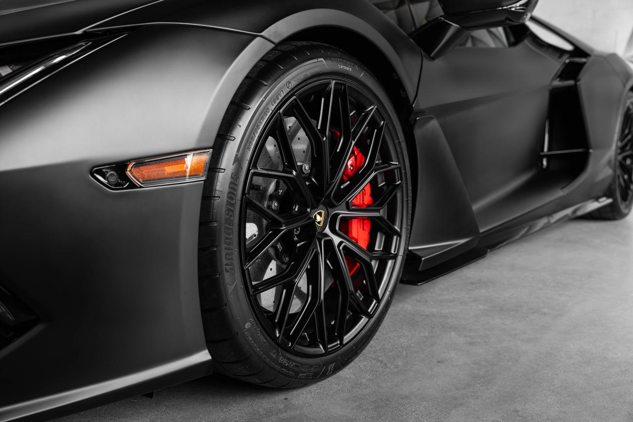 2024 Lamborghini Revuelto  Photo