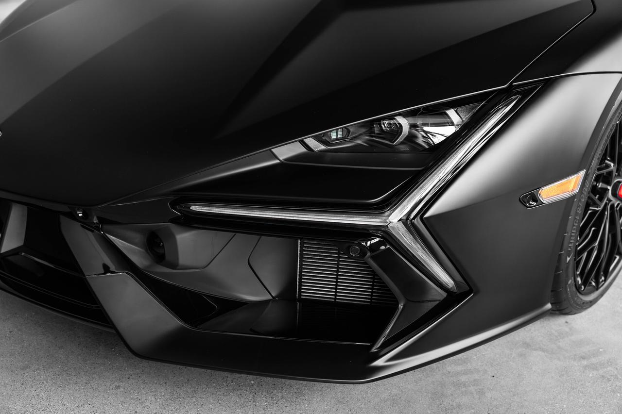 2024 Lamborghini Revuelto  Photo