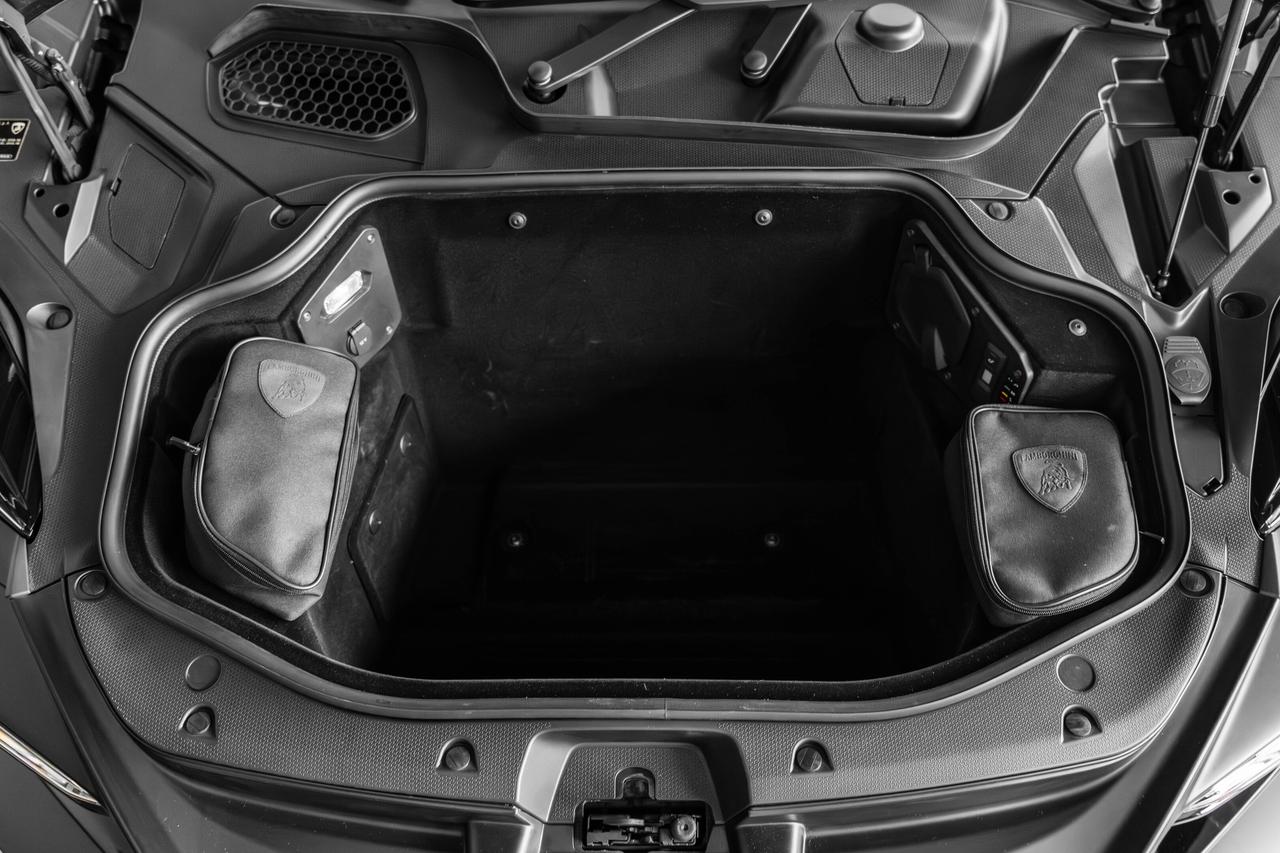 2024 Lamborghini Revuelto  Photo