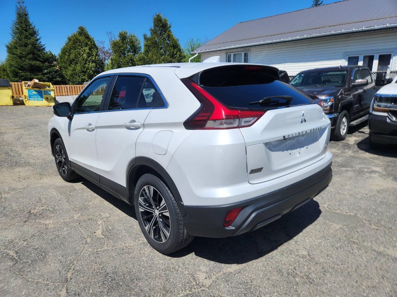 2022 Mitsubishi Eclipse Cross ES 4dr S-AWC Photo4