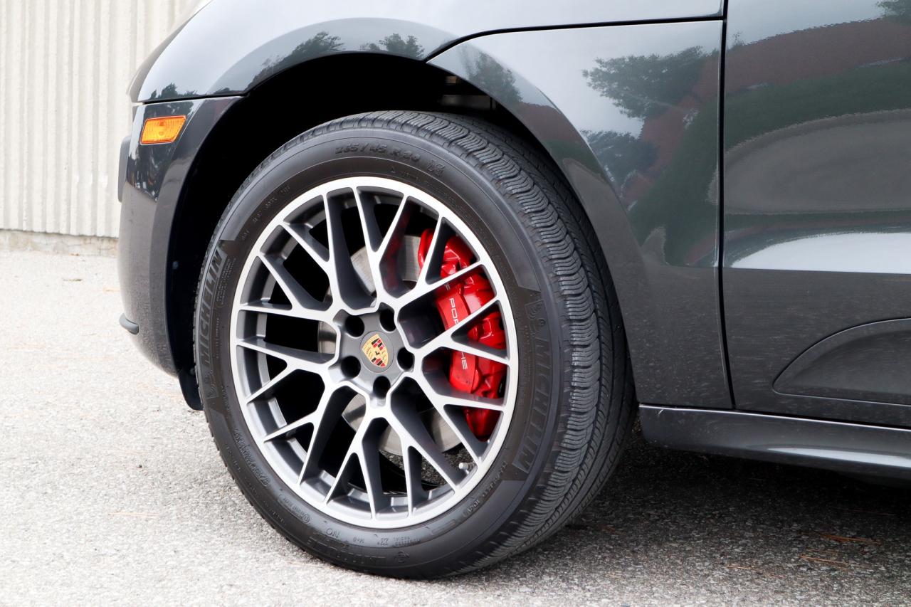 2017 Porsche Macan  Photo