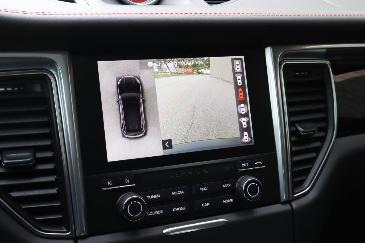 2017 Porsche Macan  Photo