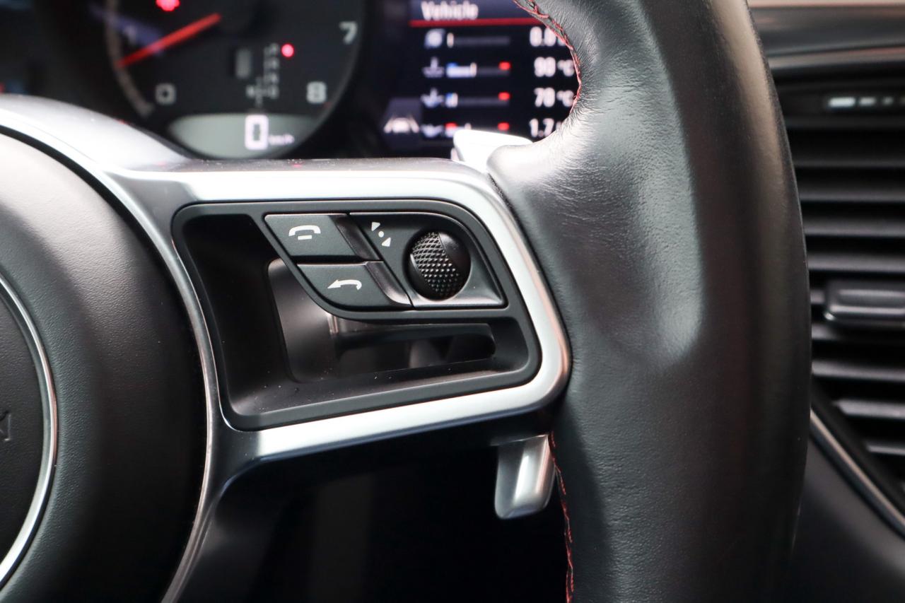 2017 Porsche Macan  Photo