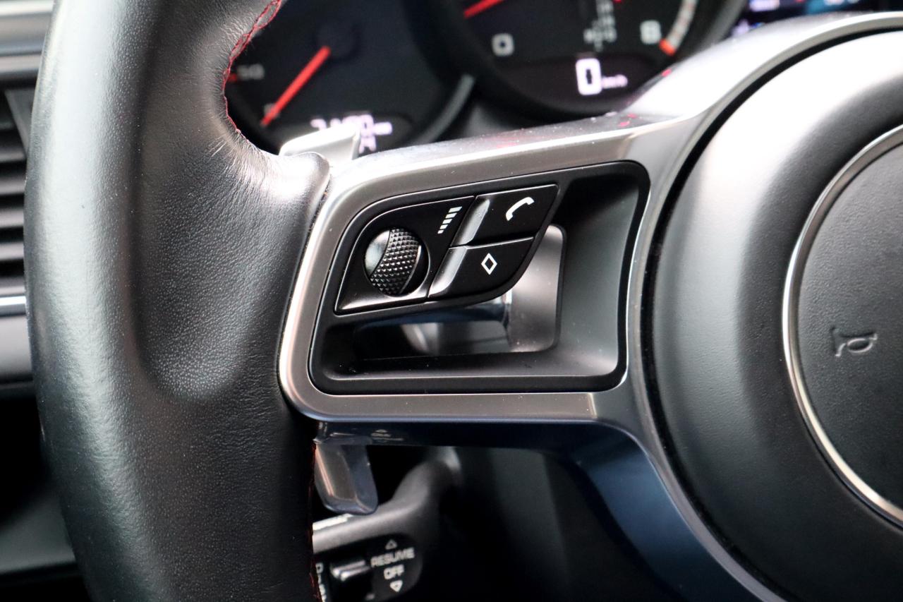 2017 Porsche Macan  Photo