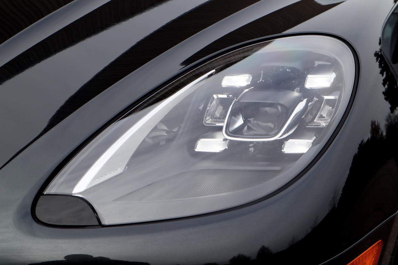 2017 Porsche Macan  Photo